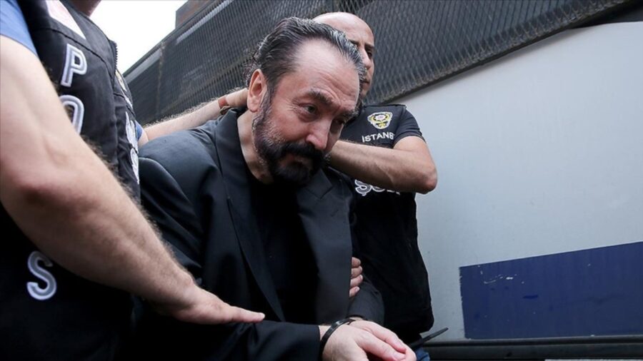 Adnan Oktar’ı öven paylaşımlara soruşturma
