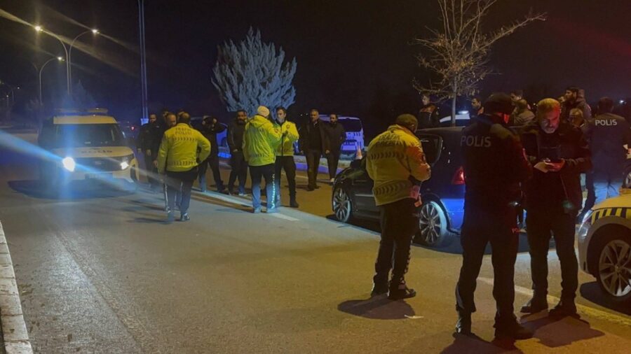 Erzincan’da polisten kaçarken kaza yaptı